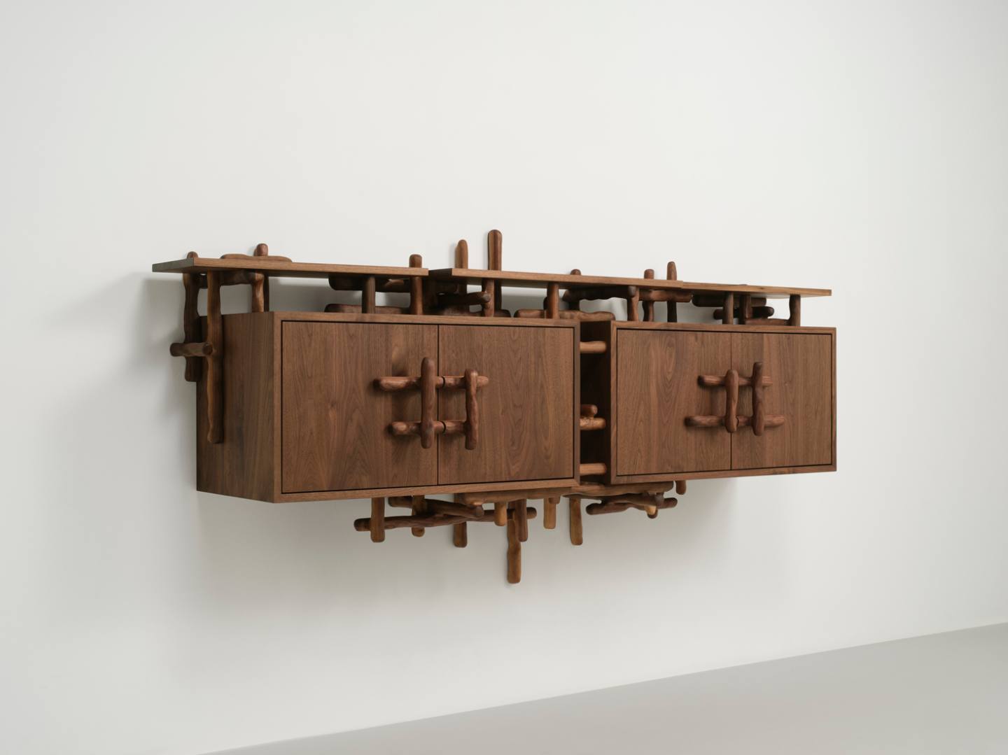 Hedera-wall-credenza-Onno-Adriaanse-Dilmos (1)