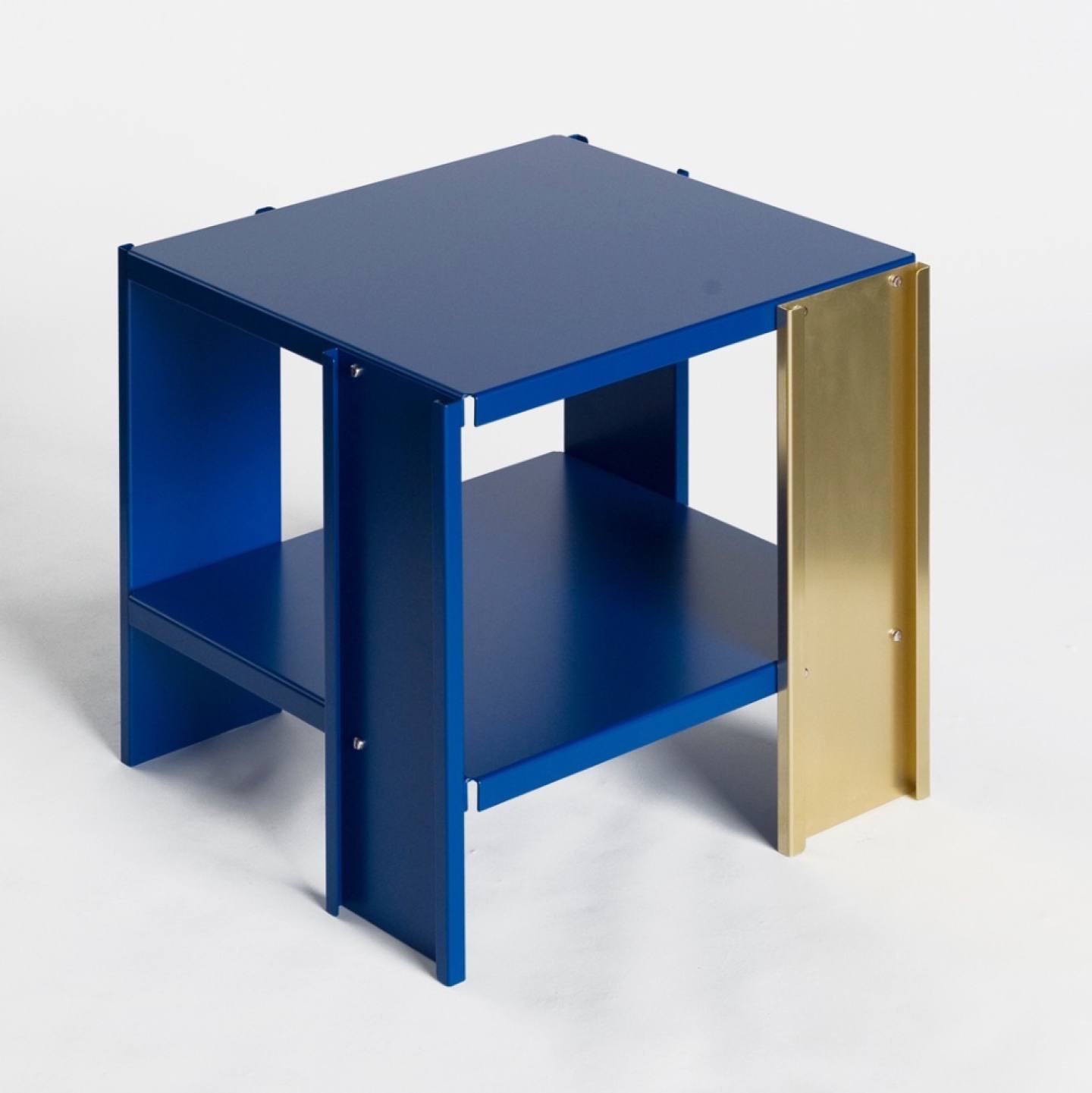 Side-table-Lehni-aluminium (2)