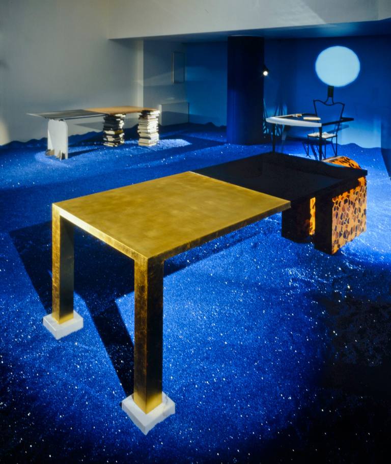 Differenze-Mendini-Sottsass-table-1988 (2)