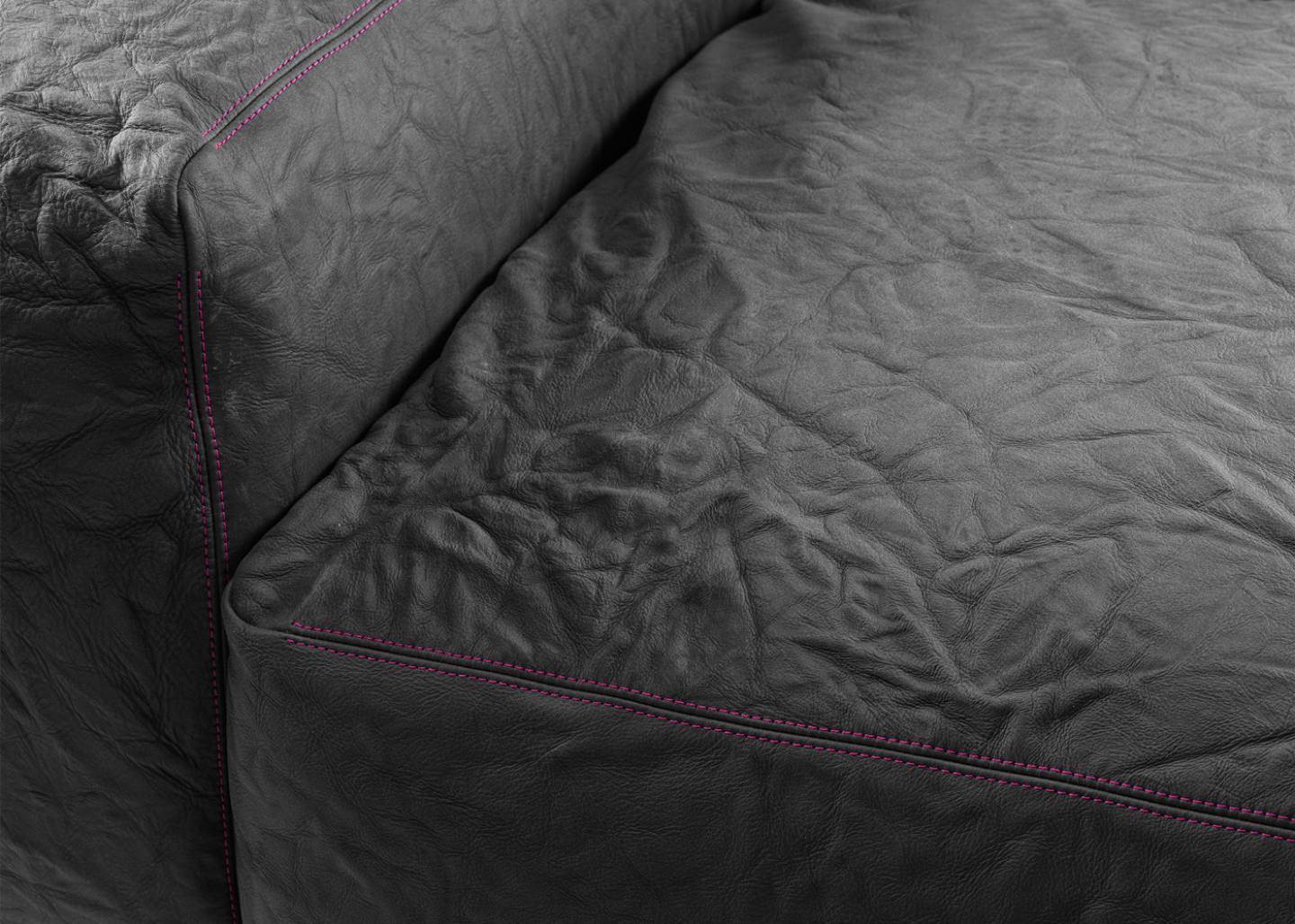 Newcastle-sofa-Giulio-Iacchetti-Meritalia (6)