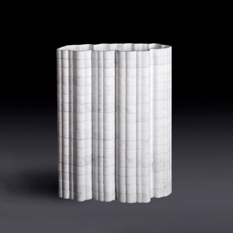 Stripes-A-vase-Paolo-Ulian (1)