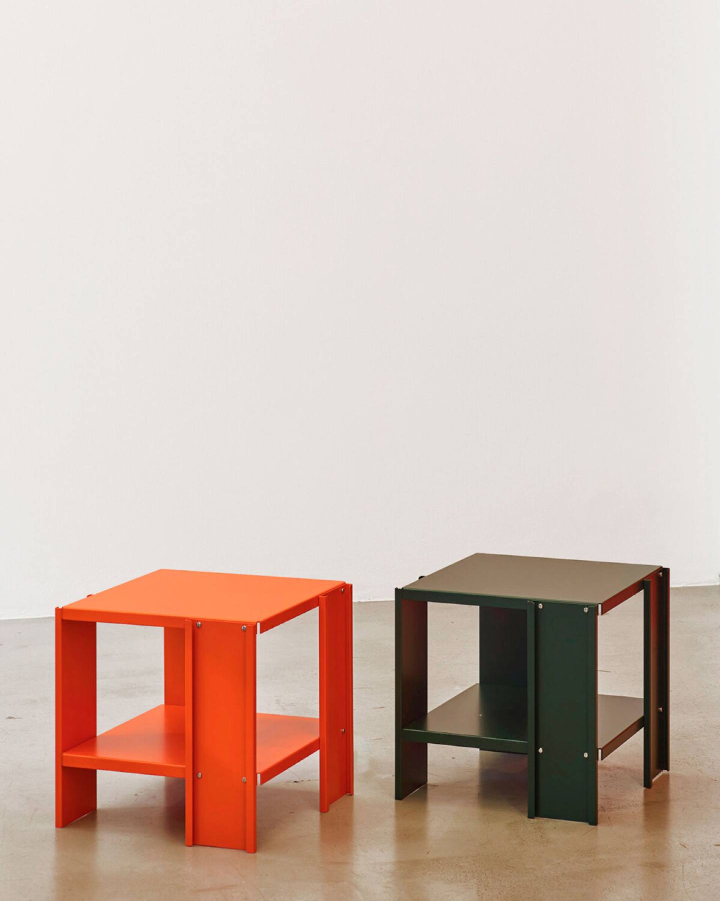 Side-table-Lehni-aluminium (7)