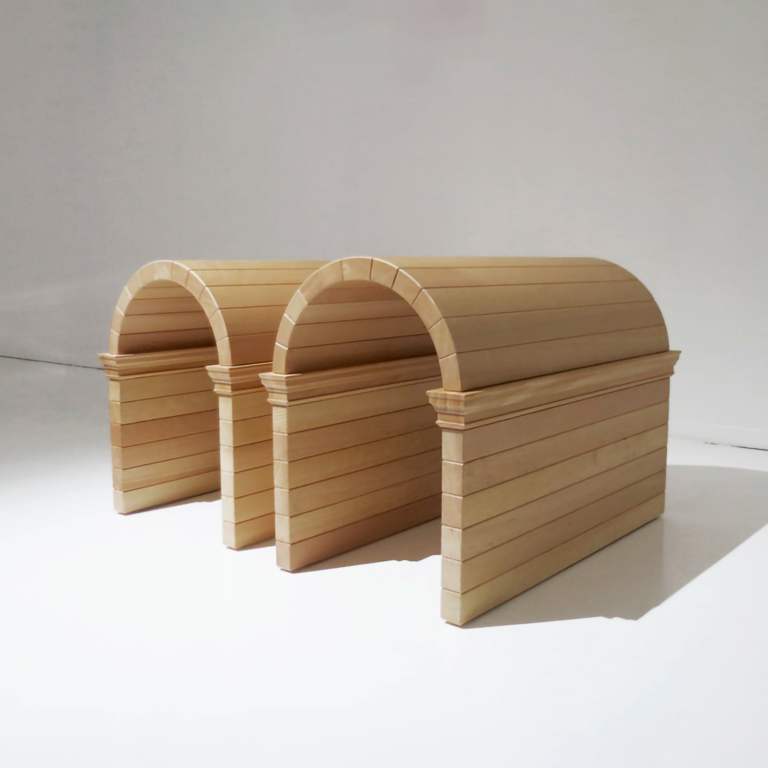 Wooden-bench-Ron-Gilad-Dilmos (1)