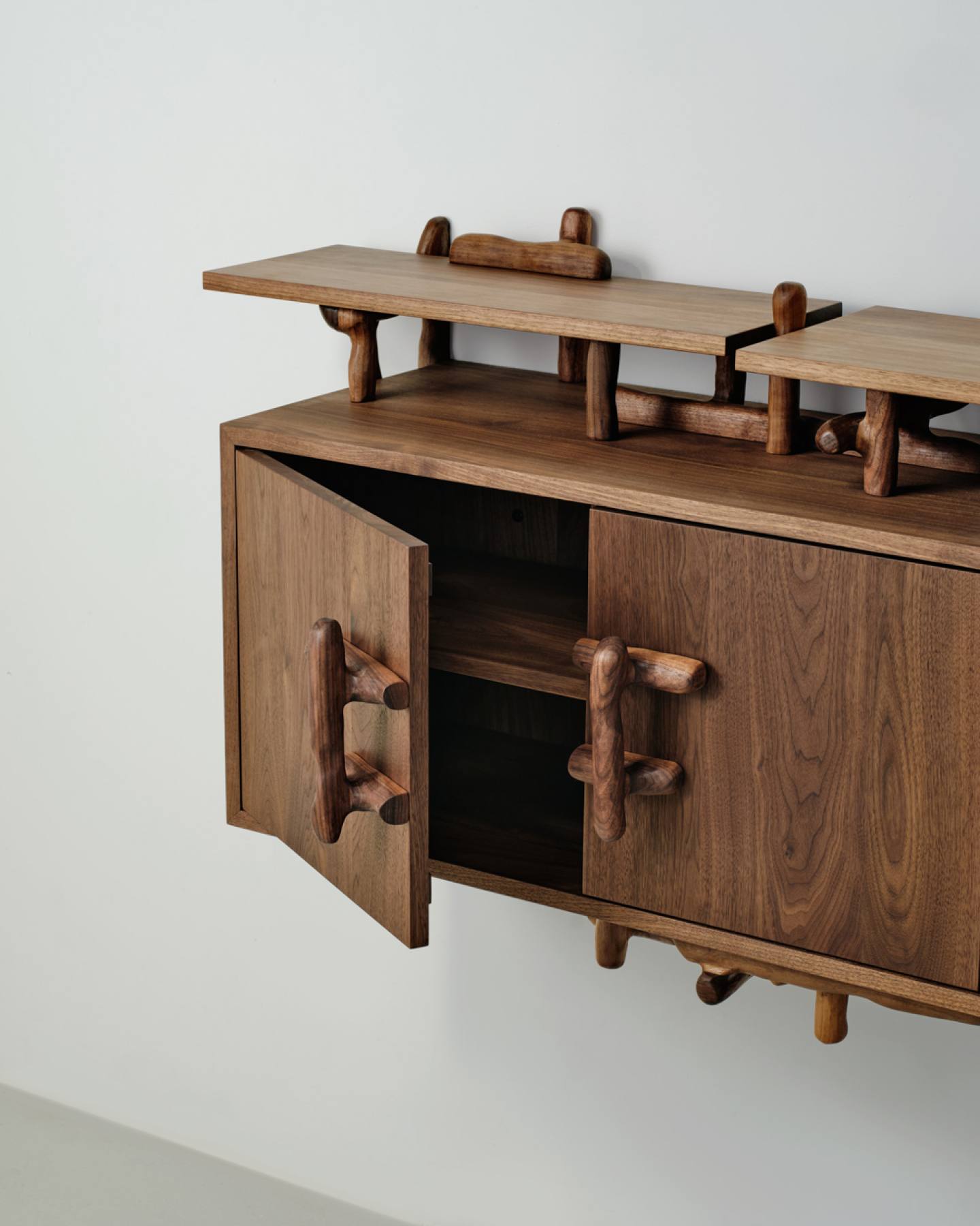 Hedera-credenza-Onno-Adriaanse (2)